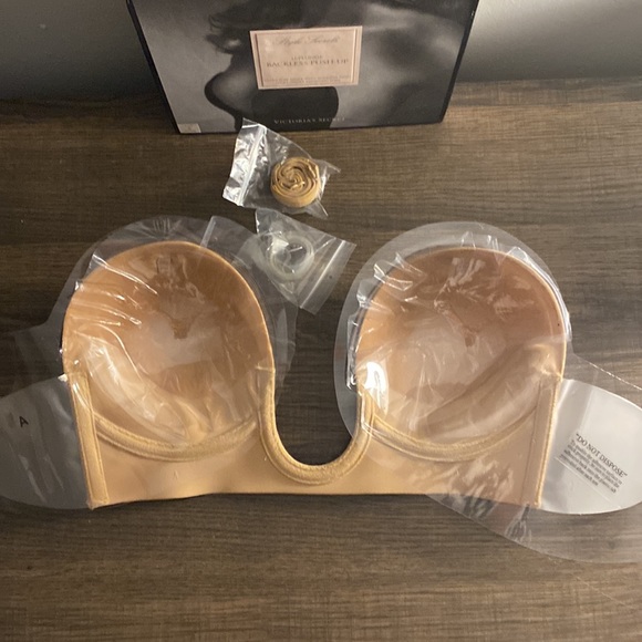 U plunge backless push-up bra and fashion tape - Picture 3 of 6